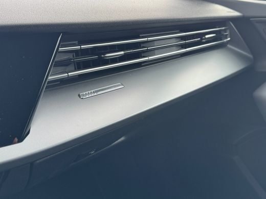 Audi A3 Limousine 30 115pk TFSI S edition Parkeerassistent | Elektr. instel. bestuurd.stoel | Stoelverwar... ActivLease financial lease