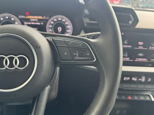 Audi A3 Limousine 30 115pk TFSI S edition Parkeerassistent | Elektr. instel. bestuurd.stoel | Stoelverwar... ActivLease financial lease