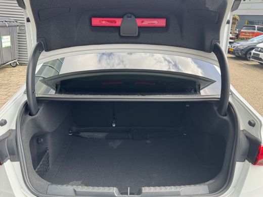 Audi A3 Limousine 30 115pk TFSI S edition Parkeerassistent | Elektr. instel. bestuurd.stoel | Stoelverwar... ActivLease financial lease