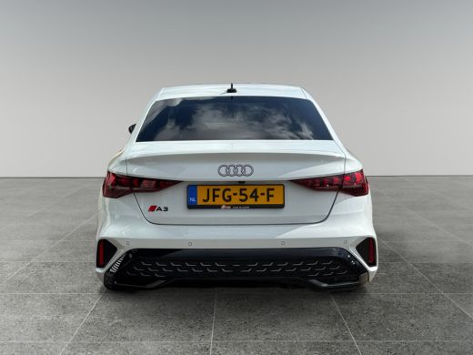 Audi A3 Limousine 30 115pk TFSI S edition Parkeerassistent | Elektr. instel. bestuurd.stoel | Stoelverwar... ActivLease financial lease
