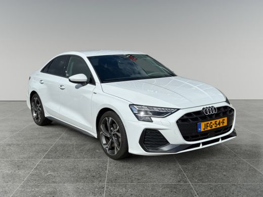 Audi A3 Limousine 30 115pk TFSI S edition Parkeerassistent | Elektr. instel. bestuurd.stoel | Stoelverwar... ActivLease financial lease
