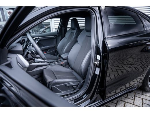 Audi A3 Limousine 30 TFSI S edition | Airco (automatisch) | Apple Carplay/Android Auto|telefoonintegratie... ActivLease financial lease