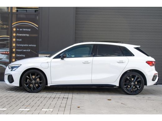 Audi A3 Sportback 40TFSIe Sline Pano Camera Maxton Keyless Stoelverwarming ActivLease financial lease