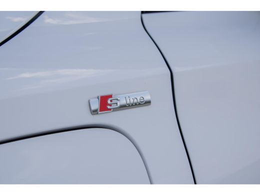Audi A3 Sportback 40TFSIe Sline Pano Camera Maxton Keyless Stoelverwarming ActivLease financial lease