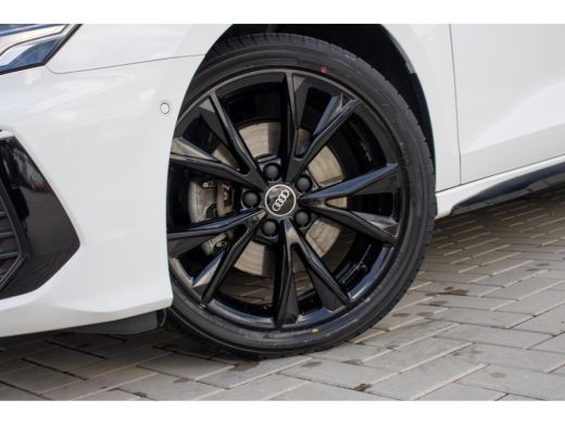 Audi A3 Sportback 40TFSIe Sline Pano Camera Maxton Keyless Stoelverwarming ActivLease financial lease