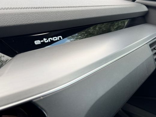 Audi Q8 e-tron 55 408pk quattro S Edition Competition 115 kWh Optiekpakket zwart plus | 360 Areaview camera | Pa... ActivLease financial lease