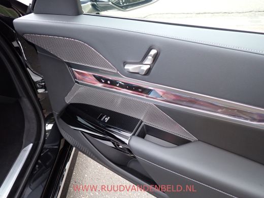 BMW i7 eDrive 106 kWh !! EX BTW 53.636 !! SOH 94% / HEAD-UP / SOFT-CLOSE / ACTIVE-STEERING / 360* ActivLease financial lease