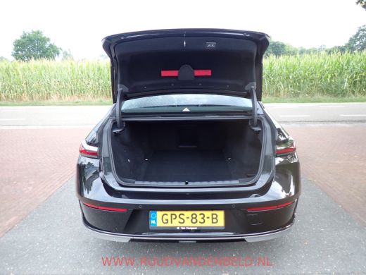 BMW i7 eDrive 106 kWh !! EX BTW 53.636 !! SOH 94% / HEAD-UP / SOFT-CLOSE / ACTIVE-STEERING / 360* ActivLease financial lease