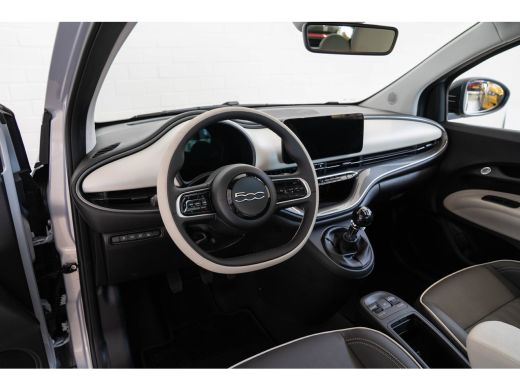 Fiat 500 1.0 Hybrid La Prima | Tot 8 Jaar Garantie | Panoramadak | Premium Sound | Navigatie | Camera | Ku... ActivLease financial lease