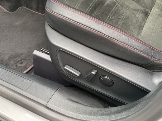 Ford Kuga 2.5 PHEV ST-Line X | Pano | Trekhaak | Adap. Cruise | B&O Audio | Winter Pack | Achteruitrijcamer... ActivLease financial lease
