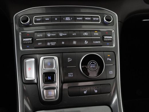 Hyundai Santa Fe 1.6 T-GDI HEV Comfort Smart Sky 7p | Panoramadak | Leder | Stoelverwarming | Adaptive cruise | Cl... ActivLease financial lease