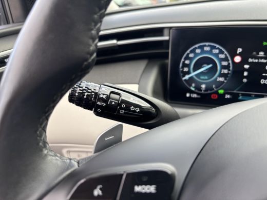 Hyundai Tucson 1.6 T-GDI PHEV Premium 4WD | SOH 97,5% | 360 graden camera | Dodehoekdetectie | elektrische stoel... ActivLease financial lease