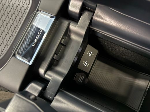 Lynk & Co 08 1.5 More HEICO SPORTIV | 11 kW lader | Achterbank verwarmd | Airco separaat achter ActivLease financial lease