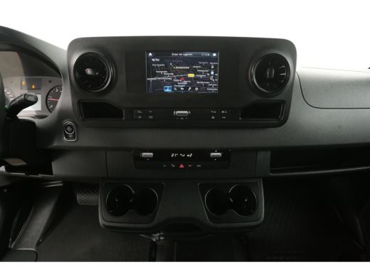 Mercedes-Benz Sprinter 2.2 CDI L2H2 164PK | 3500kg Trekgew. | Automaat | Trekhaak | Airco | Cruise | Camera | Carplay | ... ActivLease financial lease