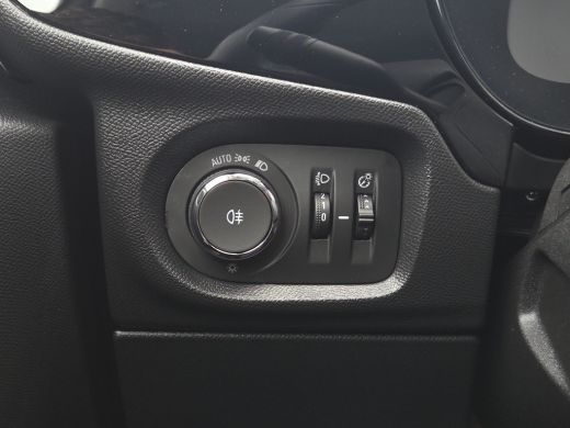 Opel Corsa-e Edition 50 kWh Parkeersensoren | LED | Carplay/android auto | Climate control | DAB | ActivLease financial lease