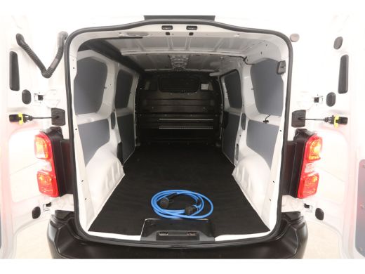 Opel Vivaro-e L2H1 Edition 75 kWh | Snelladen | SOH 90% | Airco | Cruise | Trekhaak | Parkeersens. ActivLease financial lease