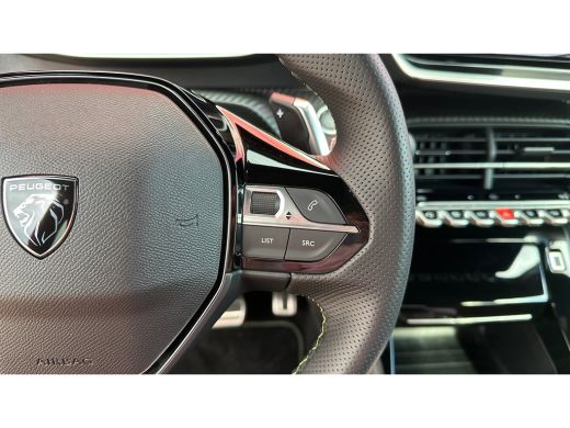 Peugeot 208 1.2 Hybrid 145 e-DCS6 GT | Navigatie | Carplay | Adaptieve Cruise | Camera | | Achteruitrijcamera... ActivLease financial lease