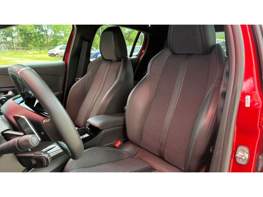 Peugeot 208 1.2 Hybrid 145 e-DCS6 GT | Navigatie | Carplay | Adaptieve Cruise | Camera | | Achteruitrijcamera... ActivLease financial lease