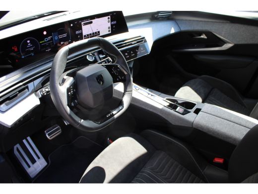 Peugeot 5008 1.6 Plug-in Hybrid 195 GT | Automaat | Luxe stoelen | Massage | Trekhaak | All season | NL auto |... ActivLease financial lease