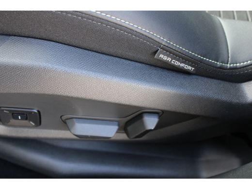 Peugeot 5008 1.6 Plug-in Hybrid 195 GT | Automaat | Luxe stoelen | Massage | Trekhaak | All season | NL auto |... ActivLease financial lease