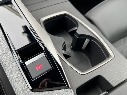 Peugeot e-3008 GT Exclusive Panoramadak | Warmtepomp | Focal | Vol leder | Matrix LED | Elekt. verstb. massage s... ActivLease financial lease