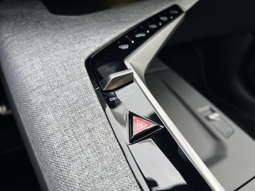 Peugeot e-3008 GT Exclusive Panoramadak | Warmtepomp | Focal | Vol leder | Matrix LED | Elekt. verstb. massage s... ActivLease financial lease