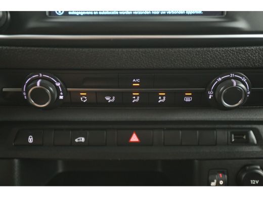 Peugeot e-Expert Standard Pro 75 kWh L2H1 | Snelladen | SOH 96% | Airco | Cruise | Camera | Carplay | 3 Zits | 2xS... ActivLease financial lease