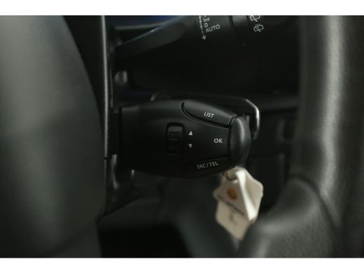 Peugeot e-Expert Standard Pro 75 kWh L2H1 | Snelladen | SOH 96% | Airco | Cruise | Camera | Carplay | 3 Zits | 2xS... ActivLease financial lease