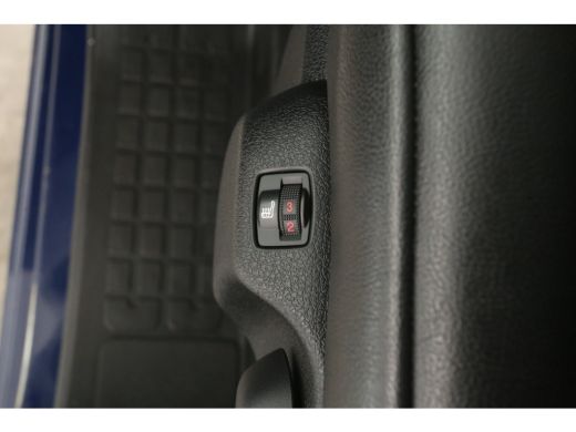Peugeot e-Expert Standard Pro 75 kWh L2H1 | Snelladen | SOH 96% | Airco | Cruise | Camera | Carplay | 3 Zits | 2xS... ActivLease financial lease
