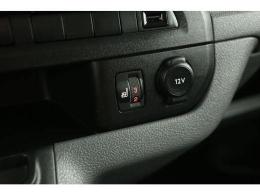 Peugeot e-Expert Standard Pro 75 kWh L2H1 | Snelladen | SOH 96% | Airco | Cruise | Camera | Carplay | 3 Zits | 2xS... ActivLease financial lease