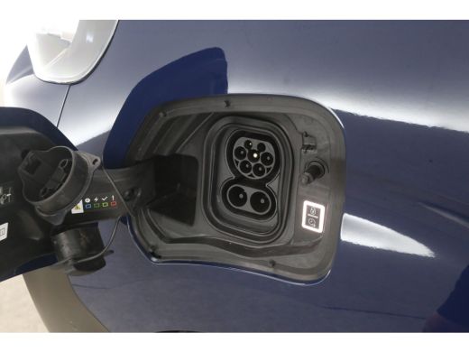 Peugeot e-Expert Standard Pro 75 kWh L2H1 | Snelladen | SOH 96% | Airco | Cruise | Camera | Carplay | 3 Zits | 2xS... ActivLease financial lease