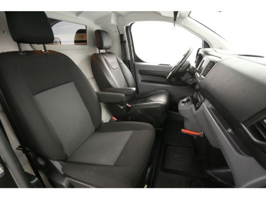 Peugeot Expert 2.0 BlueHDI 145PK L2H1 | Automaat | Airco | Cruise | Camera | Carplay | Parkeersens. ActivLease financial lease