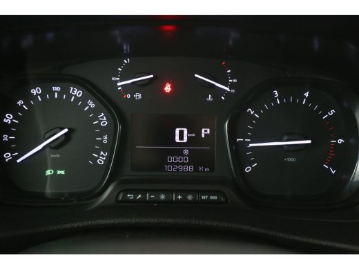 Peugeot Expert 2.0 BlueHDI 145PK L2H1 | Automaat | Airco | Cruise | Camera | Carplay | Parkeersens. ActivLease financial lease