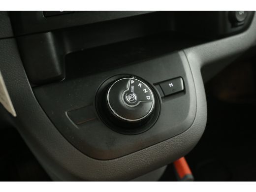 Peugeot Expert 2.0 BlueHDI 145PK L2H1 | Automaat | Airco | Cruise | Camera | Carplay | Parkeersens. ActivLease financial lease