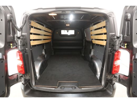 Peugeot Expert 2.0 BlueHDI 145PK L2H1 | Automaat | Airco | Cruise | Camera | Carplay | Parkeersens. ActivLease financial lease