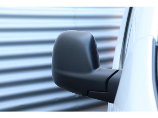 Peugeot Expert 2.0 BLUEHDI 145PK L3H1 AUTOMAAT / NAVI / AIRCO / LED / PDC / CAMERA / BPM VRIJ / BETIMMERING / WI... ActivLease financial lease