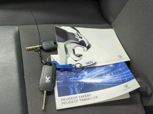 Peugeot Expert L3H1 LANG IMPERIAAL 3PERSOONS ActivLease financial lease