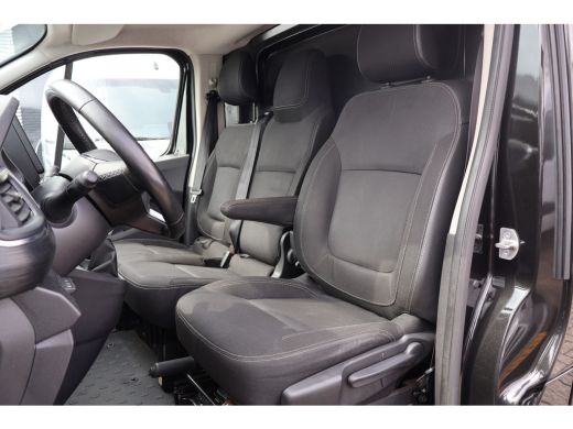 Renault Trafic 2.0 dCi 150pk L2 H1 Work Edition Automaat ActivLease financial lease