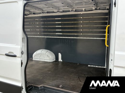 Volkswagen Crafter 30 2.0 TDI L3H2 Cruise Camera Carplay Trekhaak Voorruitverwarming ActivLease financial lease