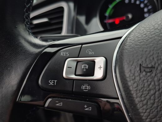 Volkswagen e-Golf E-DITION | 91,25% SoH | Warmtepomp | LED | Adaptieve CC | Parkeersensoren | Full map navigatie | ... ActivLease financial lease