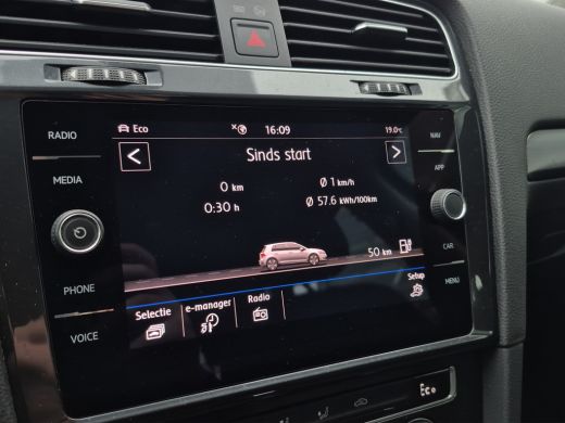 Volkswagen e-Golf E-DITION | 91,25% SoH | Warmtepomp | LED | Adaptieve CC | Parkeersensoren | Full map navigatie | ... ActivLease financial lease