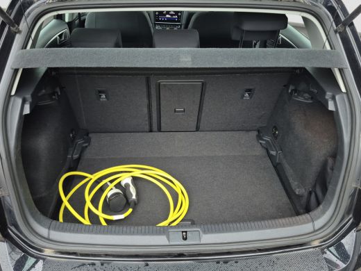 Volkswagen e-Golf E-DITION | 91,25% SoH | Warmtepomp | LED | Adaptieve CC | Parkeersensoren | Full map navigatie | ... ActivLease financial lease