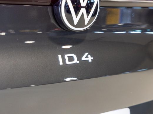 Volkswagen ID.4 First 77 kWh SOH 92% / 204pk / Warmtepomp / Stoelverwarming / Achteruitrij camera / ActivLease financial lease
