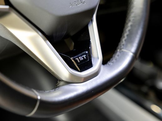 Volkswagen ID.4 First 77 kWh SOH 92% / 204pk / Warmtepomp / Stoelverwarming / Achteruitrij camera / ActivLease financial lease