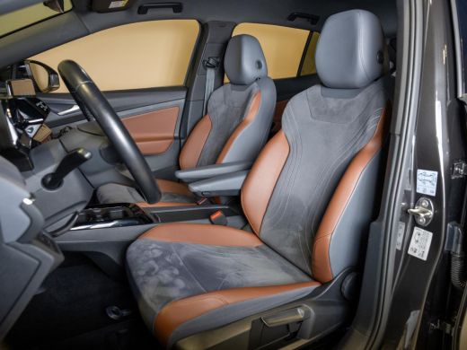Volkswagen ID.4 First 77 kWh SOH 92% / 204pk / Warmtepomp / Stoelverwarming / Achteruitrij camera / ActivLease financial lease