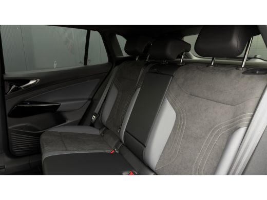 Volkswagen ID.4 Pro Limited Edition 77 kWh Trekhaak | Apple Carplay | Camera | ActivLease financial lease