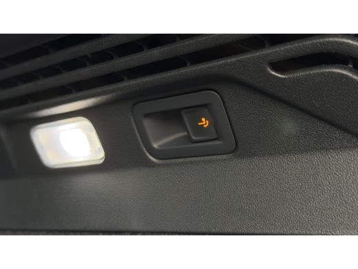 Volkswagen ID.4 Pro Limited Edition 77 kWh Trekhaak | Apple Carplay | Camera | ActivLease financial lease