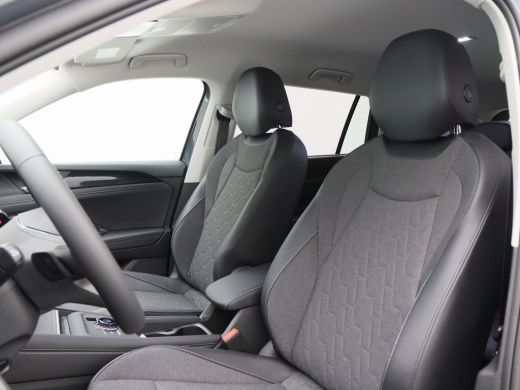 Volkswagen Tayron Life Edition 1.5 eTSi 150 Pk Automaat 7-Persoons | Trekhaak | Stoel & Stuur Verwarming | 19" Inch... ActivLease financial lease