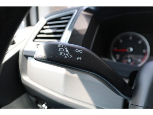 Volkswagen Transporter 2.0 TDI L2 H1 150pk DC 4-Motion Automaat Airco Led Trekhaak Camera ActivLease financial lease