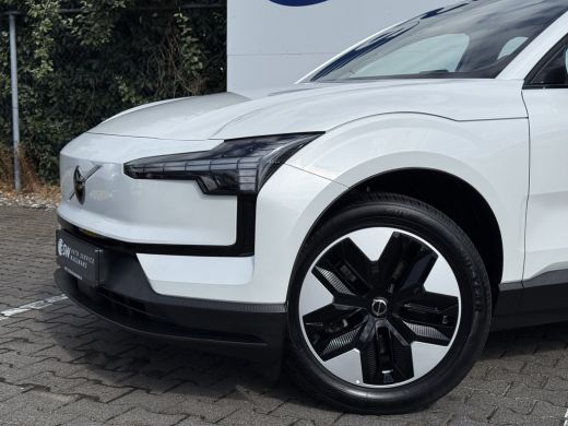 Volvo  EX30 Single Motor Extended Range Core 69 kWh | ACC | Parelmoer | Camera | 18 inch ActivLease financial lease